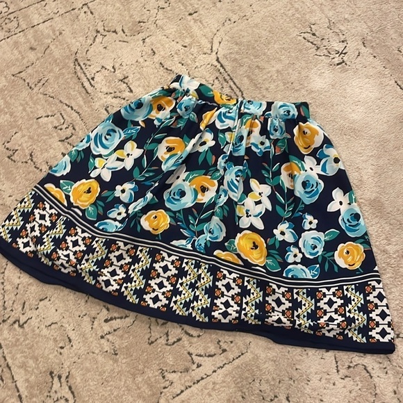 A-line girl’s skirt 💛💐🌼💙 - Picture 6 of 10